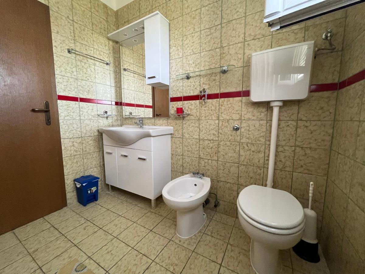 Apartments Vuksan ราบ ภายนอก รูปภาพ
